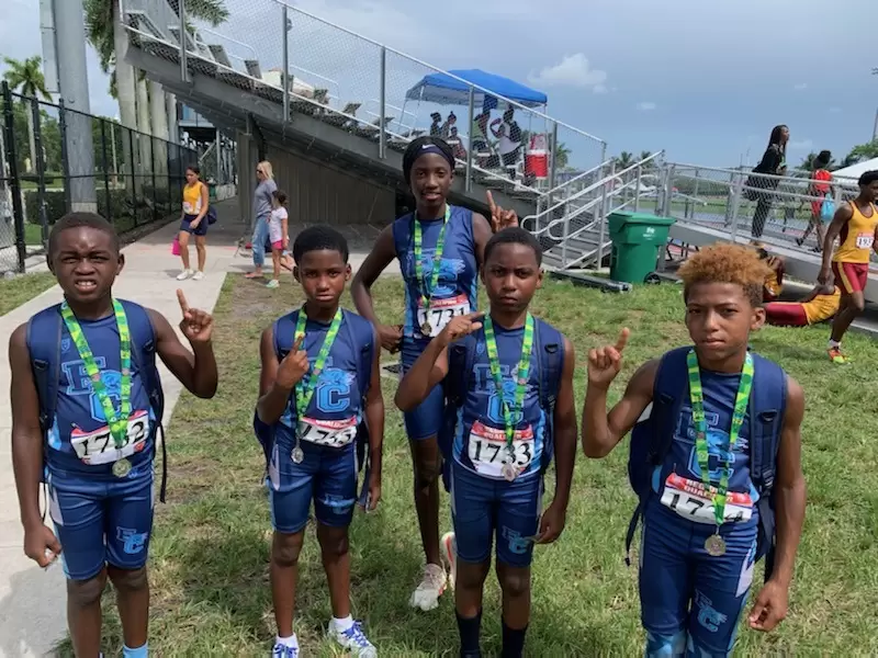 Track and field runners at Loren Roberts Park